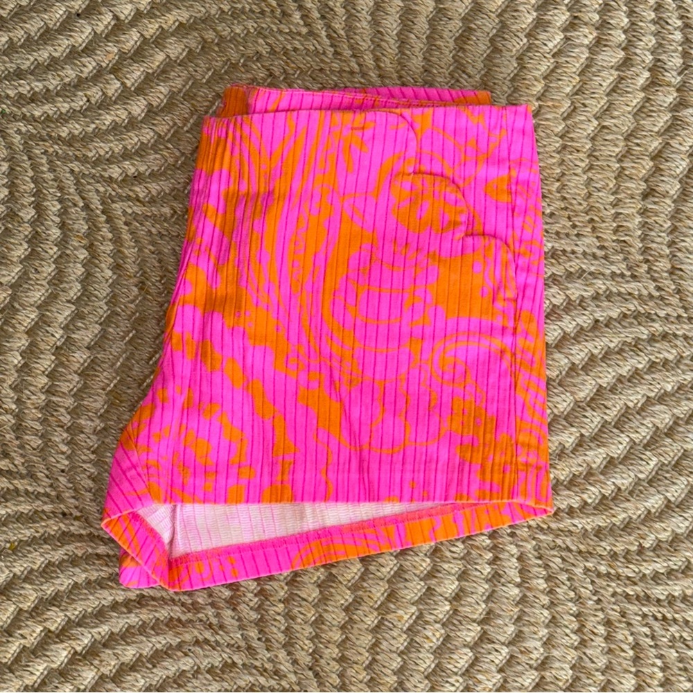 Lilly Pulitzer Neon Pink Orange Shorts Size 4 Woman’s 3” inseam Scallop Edge